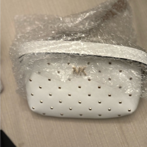 Michael Kors White Studded belt bag L/XL goes up to 33 inches - Picture 1 of 3